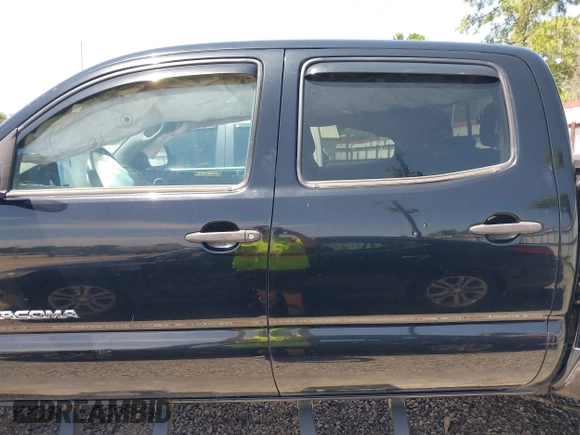2015 Toyota Tacoma with VIN 5TFLU4EN9FX143428, listed as a IAAI auction lot 42173370 with 200,447 mi miles and . Bid and sale history available at DreamBid. Image 14.