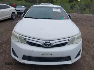 2012 Toyota Camry L z VIN 4T1BF1FKXCU525596, wystawiony jako IAAI lot #42076132 z przebiegiem 197 164 mil mil oraz . Historia ofert i sprzedaży dostępna na DreamBid. Obrazek 6.