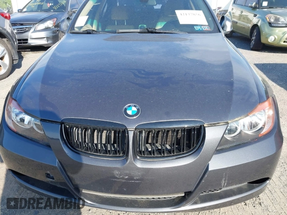 2007 BMW 3 Series 328xi z VIN WBAVC93517K033593, wystawiony jako IAAI lot #42137856 z przebiegiem Nie podano mil oraz . Historia ofert i sprzedaży dostępna na DreamBid. Obrazek 10.