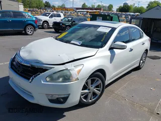 2015 Nissan Altima SV z VIN 1N4AL3AP9FC233381, wystawiony jako IAAI lot #42053865 z przebiegiem 176 593 mil mil oraz . Historia ofert i sprzedaży dostępna na DreamBid. Obrazek 17.