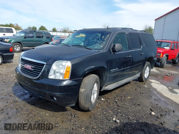 2014 GMC Yukon XL SLT with VIN 1GKS2KE77ER199723, listed as a IAAI auction lot 41555112 with 215,436 mi miles. Bid and sale history available at carsss.com. Image 17.