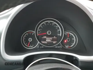 2014 Volkswagen Beetle Turbo R-Line with VIN 3VWVT7AT2EM603435, listed as a Copart auction lot 72755524 with 99,300 mi miles and Salvage Title. Bid and sale history available at DreamBid. Image 9.