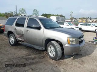 2009 Chevrolet Tahoe 2LT z VIN 1GNEC23379R233128, wystawiony jako IAAI lot #41948990 z przebiegiem 172 480 mil mil oraz . Historia ofert i sprzedaży dostępna na DreamBid. Obrazek 1.
