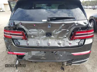 2025 Genesis GV80 z VIN KMUHCESB8SU253890, wystawiony jako IAAI lot #41908410 z przebiegiem 5 617 mil mil oraz . Historia ofert i sprzedaży dostępna na DreamBid. Obrazek 6.