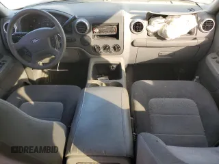 2004 Ford Expedition Special Service with VIN 1FMPU15L94LB28586, listed as a Copart auction lot 44272375 with 194,853 mi miles and Salvage Title. Bid and sale history available at carsss.com. Image 8.