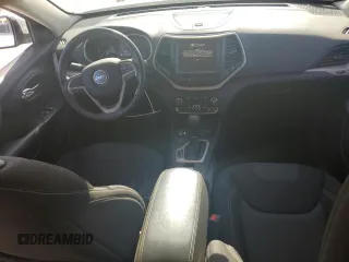 2017 Jeep Cherokee Latitude z VIN 1C4PJMCB6HW531633, wystawiony jako Copart lot #56921655 z przebiegiem 99 850 mil mil oraz Szkoda całkowita • Salvage title. Historia ofert i sprzedaży dostępna na DreamBid. Obrazek 8.