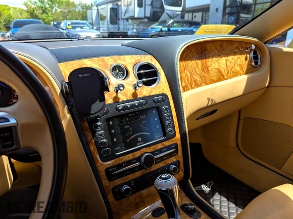 2010 Bentley Continental GT z VIN SCBDP3ZA9AC062XXX, wystawiony jako Copart lot #59625855 z przebiegiem 12 818 mil mil oraz Czysty tytuł • Clean title. Historia ofert i sprzedaży dostępna na DreamBid. Obrazek 7.