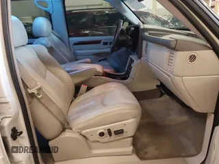 2003 Cadillac Escalade z VIN 1GYEK63N53R162632, wystawiony jako IAAI lot #41542627 z przebiegiem 147 577 mil mil oraz . Historia ofert i sprzedaży dostępna na DreamBid. Obrazek 5.