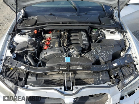 2011 BMW 3 Series 328i z VIN WBAKE5C55BE429684, wystawiony jako Copart lot #49988935 z przebiegiem 108 842 mil mil oraz Szkoda całkowita • Salvage title. Historia ofert i sprzedaży dostępna na DreamBid. Obrazek 11.