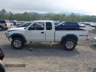 2004 Toyota Tacoma z VIN 5TEWN72N54Z463111, wystawiony jako IAAI lot #42093928 z przebiegiem 147 136 mil mil oraz . Historia ofert i sprzedaży dostępna na DreamBid. Obrazek 15.