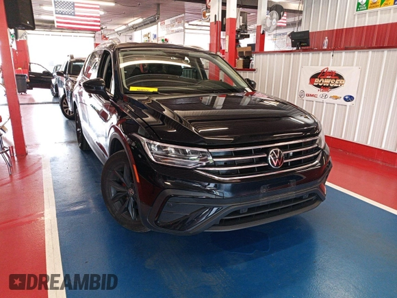 2024 Volkswagen Tiguan SE z VIN 3VV3B7AX4RM076330, wystawiony jako IAAI lot #42752482 z przebiegiem 25 282 mil mil oraz . Historia ofert i sprzedaży dostępna na DreamBid. Obrazek 28.