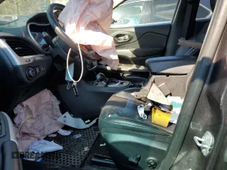 2018 Jeep Cherokee Latitude Plus with VIN 1C4PJMLXXJD547637, listed as a Copart auction lot 86063784 with Not provided miles and Salvage title. Bid and sale history available at DreamBid. Image 7.