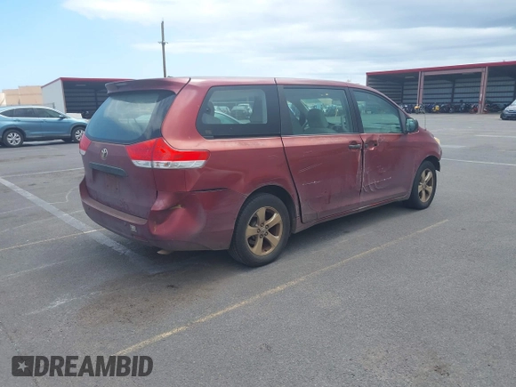 2012 Toyota Sienna с VIN 5TDZK3DC5CS195229, выставлен на аукционе IAAI как лот 42291832 с пробегом 209 120 миль миль и . История ставок и продаж доступна на DreamBid. Изображение 4.