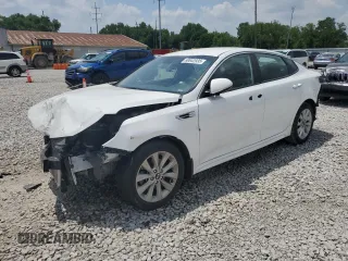 2018 Kia Optima S с VIN 5XXGT4L34JG254765, выставлен на аукционе Copart как лот 60842935 с пробегом 127 596 миль миль и Списание • Salvage title. История ставок и продаж доступна на DreamBid. Изображение 1.