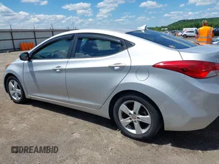 2011 Hyundai Elantra GLS z VIN KMHDH4AE1BU145406, wystawiony jako IAAI lot #42373667 z przebiegiem 121 940 mil mil oraz . Historia ofert i sprzedaży dostępna na DreamBid. Obrazek 14.