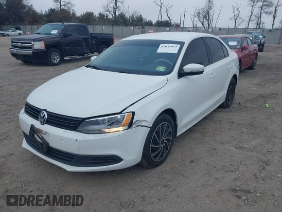 2014 Volkswagen Jetta SE z VIN 3VWD17AJ7EM265918, wystawiony jako IAAI lot #41631974 z przebiegiem 175 028 mil mil oraz . Historia ofert i sprzedaży dostępna na DreamBid. Obrazek 2.