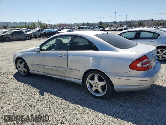 2004 Mercedes-Benz CLK 320 z VIN WDBTJ65J74F079165, wystawiony jako Copart lot #52729275 z przebiegiem 119 573 mil mil oraz Czysty tytuł • Clean title. Historia ofert i sprzedaży dostępna na DreamBid. Obrazek 2.
