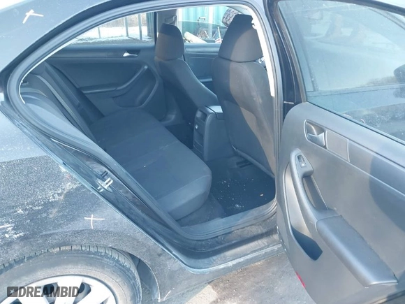 2015 Volkswagen Jetta Sedan 2.0L S with VIN 3VW2K7AJ5FM414073, listed as a IAAI auction lot 41398370 with 143,685 mi miles. Bid and sale history available at carsss.com. Image 8.