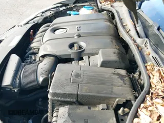 2010 Volkswagen Jetta SE with VIN 3VWPZ7AJXAM648798, listed as a IAAI auction lot 41330110 with 85,982 mi miles and . Bid and sale history available at DreamBid. Image 19.