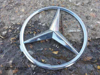 2016 Mercedes-Benz C 300 with VIN 55SWF4JB9GU112726, listed as a IAAI auction lot 41975091 with 110,343 mi miles and . Bid and sale history available at carsss.com. Image 12.