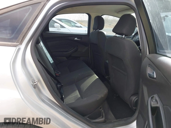 2016 Ford Focus SE with VIN 1FADP3F29GL326918, listed as a IAAI auction lot 41561811 with 44,496 mi miles. Bid and sale history available at carsss.com. Image 8.