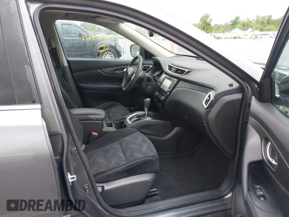 2015 Nissan Rogue SL z VIN 5N1AT2MV5FC799273, wystawiony jako IAAI lot #42281369 z przebiegiem 132 648 mil mil oraz . Historia ofert i sprzedaży dostępna na DreamBid. Obrazek 5.