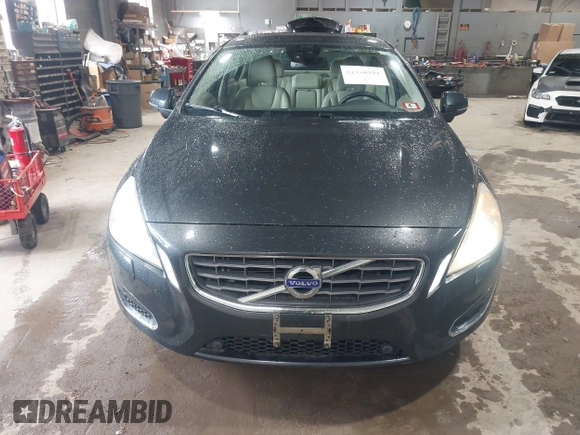 2012 Volvo S60 T6 with VIN YV1902FHXC2055428, listed as a IAAI auction lot 41978951 with 136,146 mi miles. Bid and sale history available at carsss.com. Image 12.