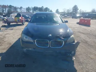 2011 BMW 7 Series 750Li xDrive with VIN WBAKC8C53BC433865, listed as a IAAI auction lot 41823357 with 122,476 mi miles. Bid and sale history available at carsss.com. Image 12.