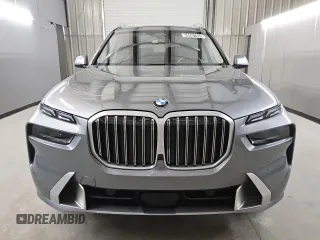 2025 BMW X7 xDrive40i with VIN 5UX23EM07S9X65923, listed as a Copart auction lot 49507655 with 8,891 mi miles and Clean Title. Bid and sale history available at carsss.com. Image 5.