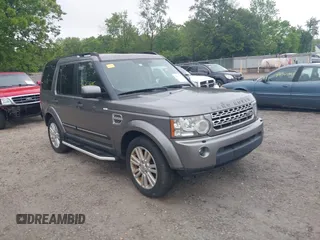 2010 Land Rover LR4 Lux z VIN SALAK2D41AA526701, wystawiony jako IAAI lot #42341915 z przebiegiem 166 767 mil mil oraz . Historia ofert i sprzedaży dostępna na DreamBid. Obrazek 1.