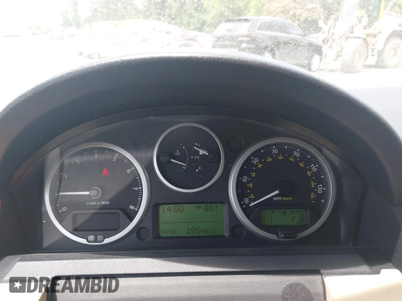 2008 Land Rover LR3 HSE with VIN SALAG25478A446300, listed as a IAAI auction lot 42488233 with 181,990 mi miles and . Bid and sale history available at DreamBid. Image 7.