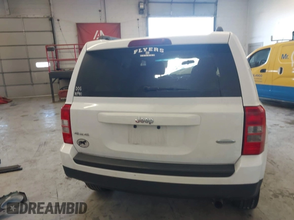2015 Jeep Patriot High Altitude with VIN 1C4NJRFB6FD333031, listed as a IAAI auction lot 41820997 with 134,847 mi miles and . Bid and sale history available at carsss.com. Image 17.