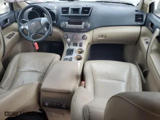 2011 Toyota Highlander with VIN 5TDBK3EHXBS082452, listed as a Copart auction lot 44063115 with 221,062 mi miles and Salvage Title. Bid and sale history available at carsss.com. Image 8.