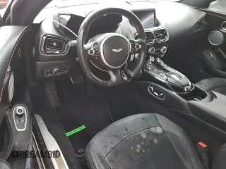 2020 Aston Martin Vantage z VIN SCFSMGAW6LGN04722, wystawiony jako Copart lot #74263234 z przebiegiem Nie podano mil oraz Nie do naprawy • Non repairable. Historia ofert i sprzedaży dostępna na DreamBid. Obrazek 8.