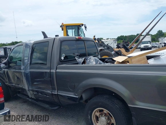 2004 Ford F-250 XL z VIN 1FTNW20L94EB48554, wystawiony jako IAAI lot #42451865 z przebiegiem 182 537 mil mil oraz . Historia ofert i sprzedaży dostępna na DreamBid. Obrazek 14.