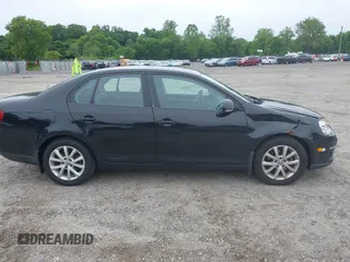 2010 Volkswagen Jetta Limited Edition with VIN 3VWRZ7AJ0AM105047, listed as a IAAI auction lot 42462140 with 199,668 mi miles and . Bid and sale history available at DreamBid. Image 13.