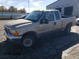 2000 Ford F-250 XL z VIN 1FTNX21F0YEE44462, wystawiony jako Copart lot #78092144 z przebiegiem 286 852 mil mil oraz Szkoda całkowita • Salvage title. Historia ofert i sprzedaży dostępna na DreamBid. Obrazek 1.