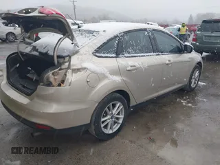2018 Ford Focus SE with VIN 1FADP3F25JL221767, listed as a IAAI auction lot 40899255 with 78,354 mi miles. Bid and sale history available at carsss.com. Image 4.