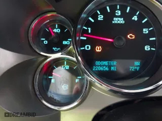2010 Chevrolet Silverado 1500 LT with VIN 3GCRKSE31AG258718, listed as a IAAI auction lot 42061306 with 220,656 mi miles. Bid and sale history available at carsss.com. Image 15.