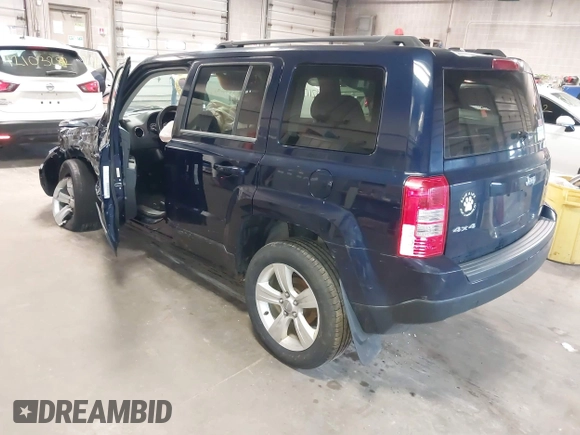 2014 Jeep Patriot Latitude z VIN 1C4NJRFB2ED693945, wystawiony jako IAAI lot #42117446 z przebiegiem 151 614 mil mil oraz . Historia ofert i sprzedaży dostępna na DreamBid. Obrazek 3.