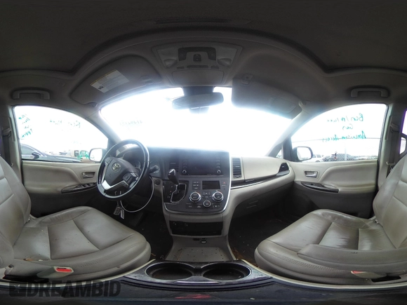 2019 Toyota Sienna XLE Auto Access Seat with VIN 5TDYZ3DC5KS971445, listed as a IAAI auction lot 41494373 with 147,578 mi miles. Bid and sale history available at carsss.com. Image 19.