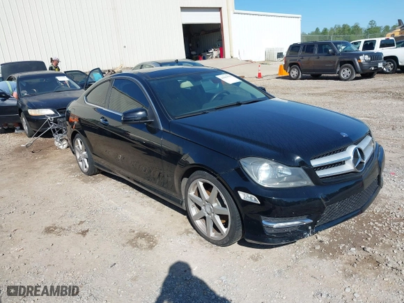 2013 Mercedes-Benz C-Class C 250 with VIN WDDGJ4HB9DF970401, listed as a IAAI auction lot 41981575 with 152,080 mi miles. Bid and sale history available at carsss.com. Image 1.