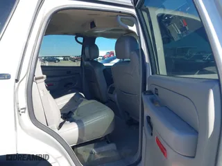 2005 Chevrolet Tahoe LT with VIN 1GNEC13T85J254296, listed as a IAAI auction lot 41676900 with 214,305 mi miles. Bid and sale history available at carsss.com. Image 8.