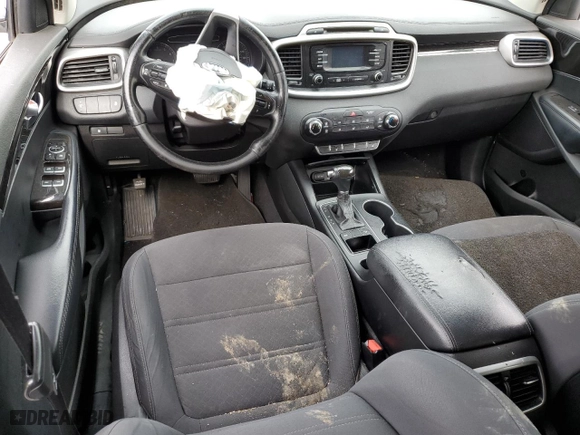 2016 Kia Sorento LX with VIN 5XYPG4A55GG120652, listed as a Copart auction lot 44760705 with 172,170 mi miles and Salvage Title. Bid and sale history available at carsss.com. Image 8.
