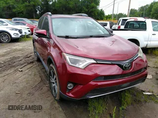 2018 Toyota RAV4 XLE z VIN 2T3WFREV7JW471206, wystawiony jako IAAI lot #42299149 z przebiegiem 102 934 mil mil oraz . Historia ofert i sprzedaży dostępna na DreamBid. Obrazek 1.
