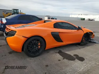 2015 McLaren 650S z VIN SBM11FAA8FW004578, wystawiony jako Copart lot #82216824 z przebiegiem 19 372 mil mil oraz Szkody całkowita. Historia ofert i sprzedaży dostępna na DreamBid. Obrazek 3.