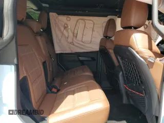 2024 Ford Bronco Heritage Limited Edition z VIN 1FMEE4GP4RLA74109, wystawiony jako Copart lot #56739705 z przebiegiem 6 656 mil mil oraz Szkoda całkowita • Salvage title. Historia ofert i sprzedaży dostępna na DreamBid. Obrazek 11.