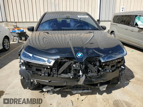 2023 BMW iX xDrive50 z VIN WB523CF04PCL57730, wystawiony jako Copart lot #44370183 z przebiegiem 5 038 mil mil oraz . Historia ofert i sprzedaży dostępna na DreamBid. Obrazek 5.