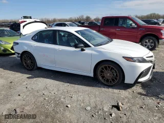 2023 Toyota Camry SE with VIN 4T1G11AK0PU133017, listed as a Copart auction lot 49676795 with 30,653 mi miles and Salvage Title. Bid and sale history available at carsss.com. Image 4.