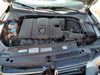 2013 Volkswagen Passat S z VIN 1VWAP7A31DC061392, wystawiony jako Copart lot #60318015 z przebiegiem 102 563 mil mil oraz Szkoda całkowita • Salvage title. Historia ofert i sprzedaży dostępna na DreamBid. Obrazek 12.